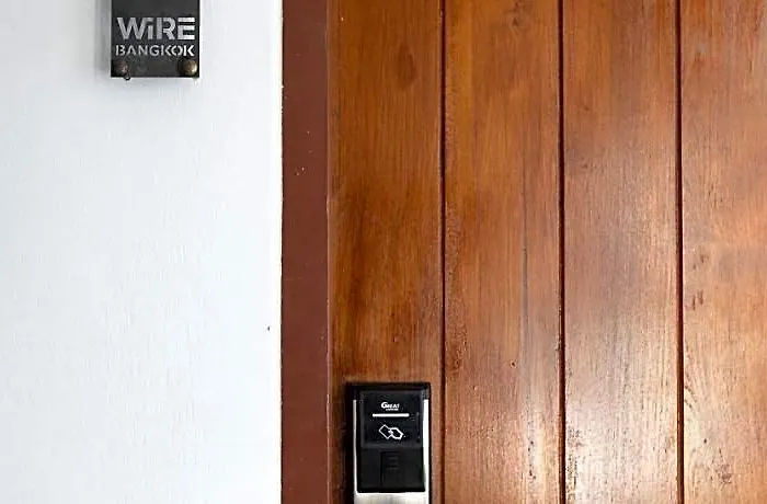 Отель Wire Prakanong